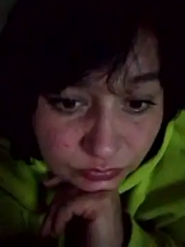 Snapshot of sara222619 chatting on 02-01-26, 04:27 sara222619 online show from 02-01-26, 04:27