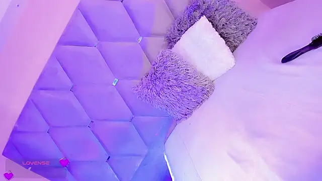 EmmaSweet23 online show from 04-11-26, 08:24