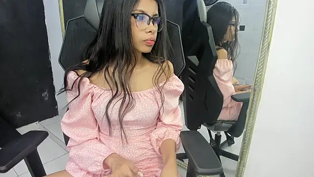 Snapshot of ZoehPeterr_ chatting on 03-04-26, 11:00 ZoehPeterr online show from 03-04-26, 11:00