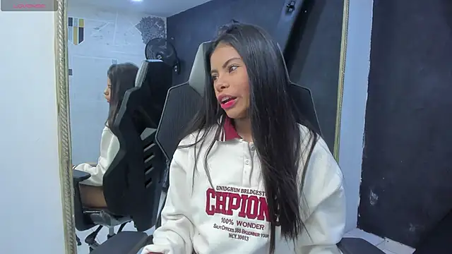 Snapshot of ZoehPeterr_ chatting on 03-08-26, 05:22 ZoehPeterr online show from 03-08-26, 05:22