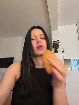 Snapshot of lorry6 chatting on 02-19-26, 07:37 lorry6 online show from 02-19-26, 07:37