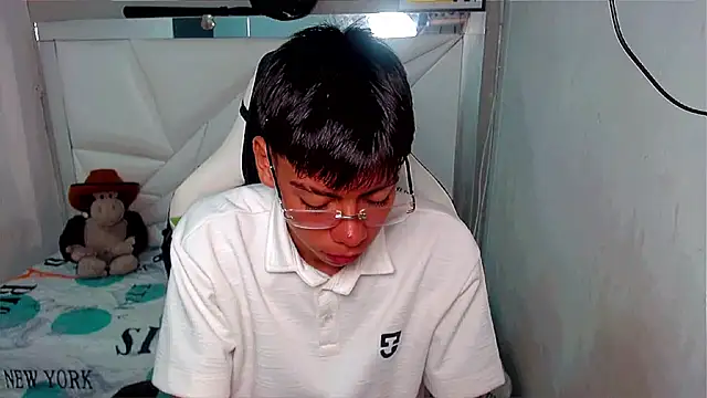 Liarr  online show from 03-19-26, 07:51