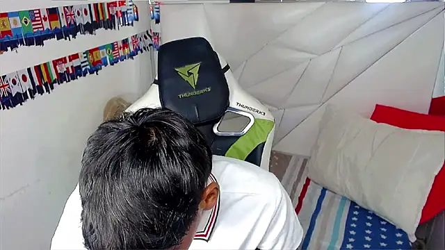 Liarr  online show from 04-25-26, 03:42