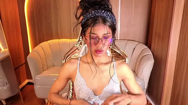 Snapshot of Alina_b_ chatting on 03-05-26, 08:16 Alina b online show from 03-05-26, 08:16