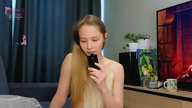 Snapshot of y0ur_sunshinee chatting on 02-05-26, 06:18 y0ur sunshinee online show from 02-05-26, 06:18