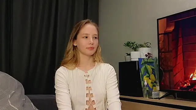 Snapshot of y0ur_sunshinee chatting on 02-11-26, 04:56 y0ur sunshinee online show from 02-11-26, 04:56