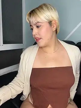 Snapshot of Dakota_Bailey chatting on 02-14-26, 05:15 Dakota Bailey online show from 02-14-26, 05:15