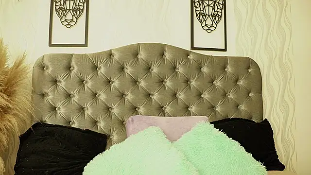 katt eyes  online show from 03-31-26, 01:11