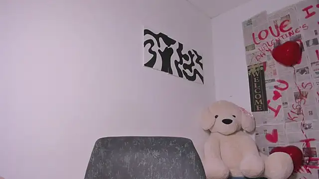 Nia13 online show from 02-17-26, 06:32