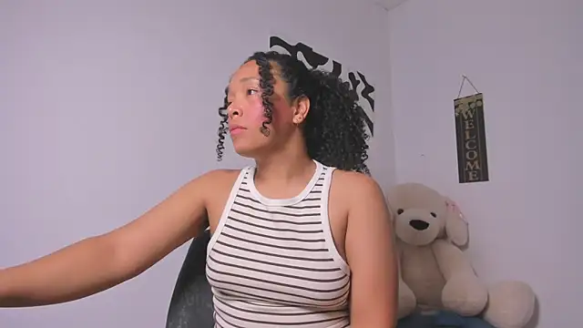 Nia13 online show from 04-29-26, 03:43