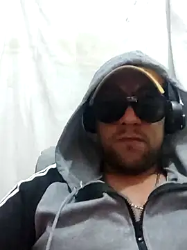 Snapshot of Pare07 chatting on 02-05-26, 05:17 Pare07 online show from 02-05-26, 05:17