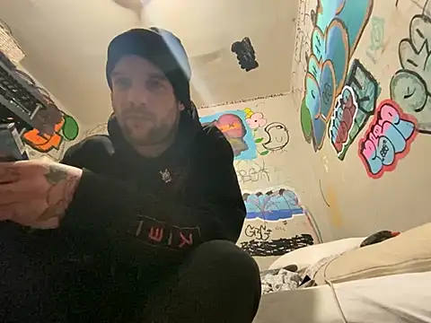 Snapshot of gothboiplzty chatting on 02-24-26, 11:25 gothboiplzty online show from 02-24-26, 11:25