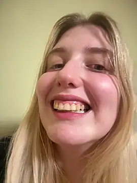 Snapshot of malinkaa99 chatting on 02-05-26, 06:34 malinkaa99 online show from 02-05-26, 06:34