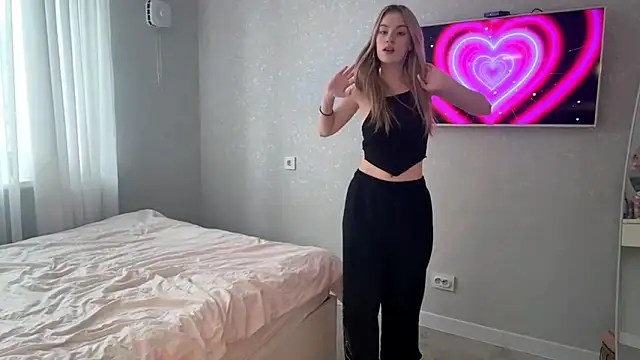 Between Eeys online show from 03-06-26, 07:16