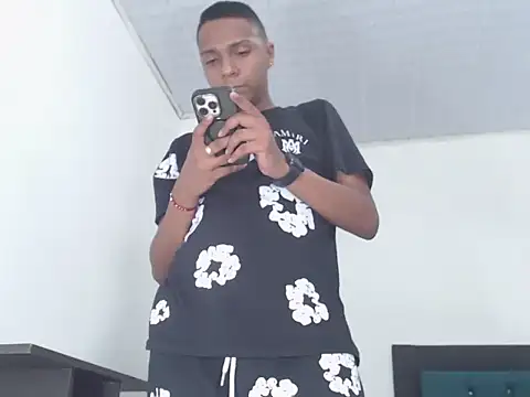 hotboyluxe online show from 04-26-26, 06:44