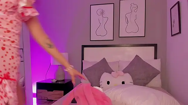 QueenRose    online show from 04-27-26, 11:08