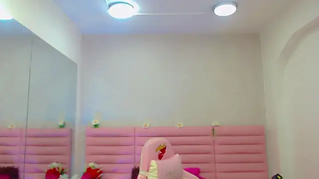 Snapshot of estefany_squirt1 chatting on 02-05-26, 03:55 estefany squirt1 online show from 02-05-26, 03:55