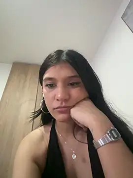 Snapshot of Karlaxmau chatting on 04-12-26, 01:21 Karlaxmau online show from 04-12-26, 01:21