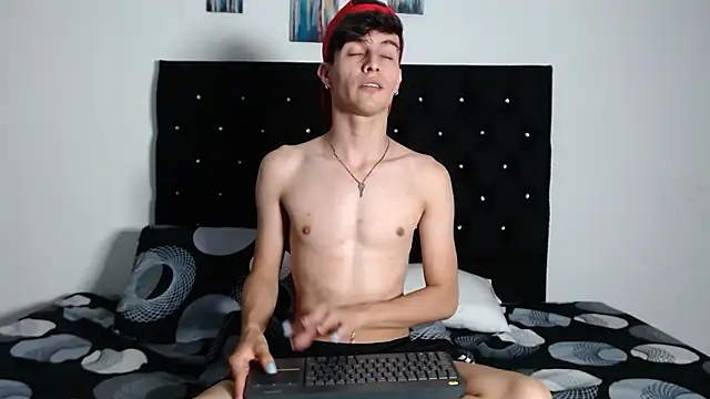 axxxel twink online show from 02-09-26, 01:53