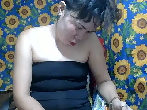 Sexy HotPussy4u online show from 04-27-26, 02:20