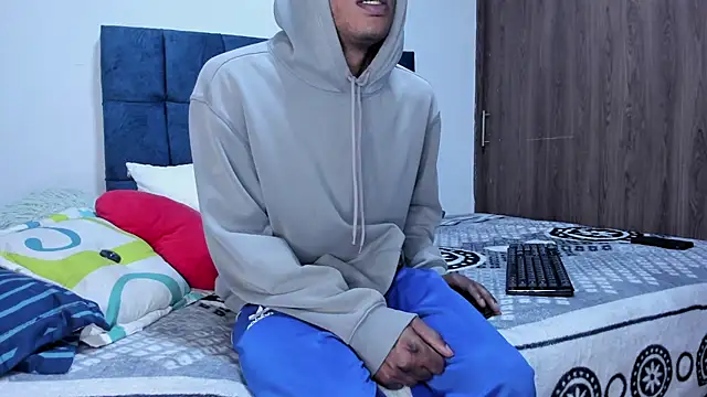 Snapshot of panther_333 chatting on 02-04-26, 11:16 panther 333 online show from 02-04-26, 11:16