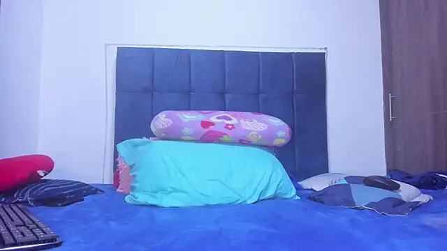 Snapshot of panther_333 chatting on 03-07-26, 10:29 panther 333 online show from 03-07-26, 10:29