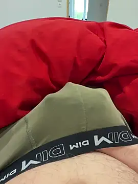 petitsexe52 online show from 03-06-26, 08:11