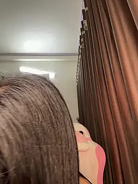 wang1472581 online show from 02-12-26, 08:20