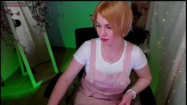 CuttieEmma online show from 05-06-26, 07:35