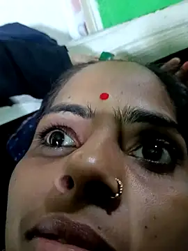Snapshot of Priyakoli4568 chatting on 04-24-26, 04:26 Priyakoli4568 online show from 04-24-26, 04:26