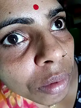 Snapshot of Priyakoli4568 chatting on 05-13-26, 04:21 Priyakoli4568 online show from 05-13-26, 04:21