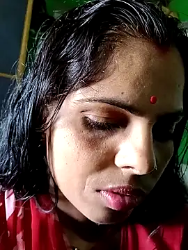 Snapshot of Priyakoli4568 chatting on 05-15-26, 04:52 Priyakoli4568 online show from 05-15-26, 04:52