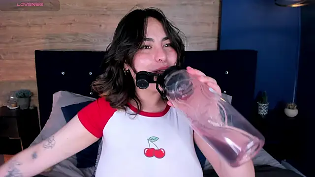 Kennya Rodriguez online show from 03-04-25, 08:02