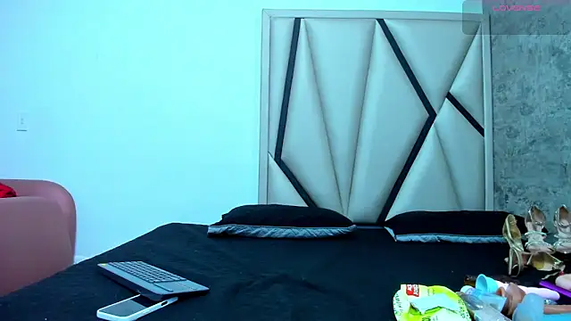 Emily-Queen03 online show from 02-26-26, 11:53