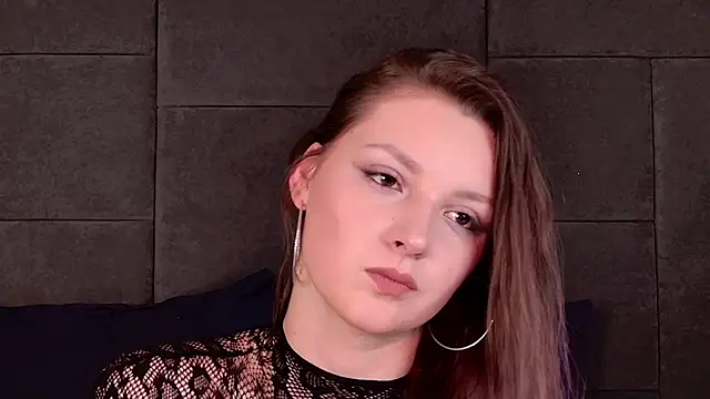 Snapshot of Vixsariaaa chatting on 03-05-26, 06:04 Vixsariaaa online show from 03-05-26, 06:04