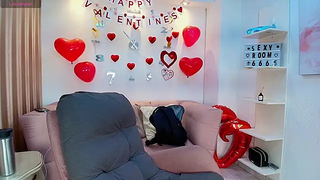 Luna Millers online show from 02-20-26, 03:47