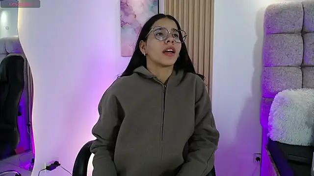 Luna Millers online show from 07-21-26, 04:15