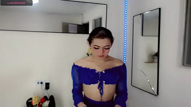 NathalialLooes online show from 04-27-26, 05:16