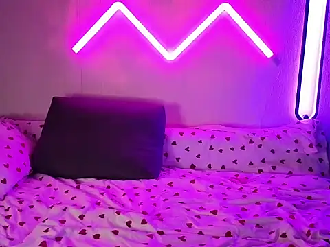 AlyaX X online show from 02-17-26, 12:45