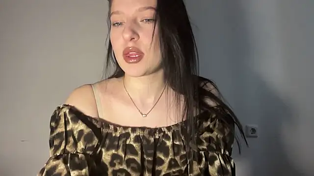 Snapshot of Sarahsolara chatting on 02-13-26, 02:02 Sarahsolara online show from 02-13-26, 02:02