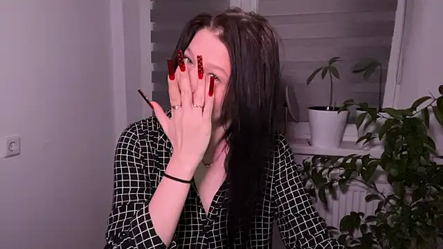 Snapshot of Sarahsolara chatting on 03-05-26, 04:47 Sarahsolara online show from 03-05-26, 04:47