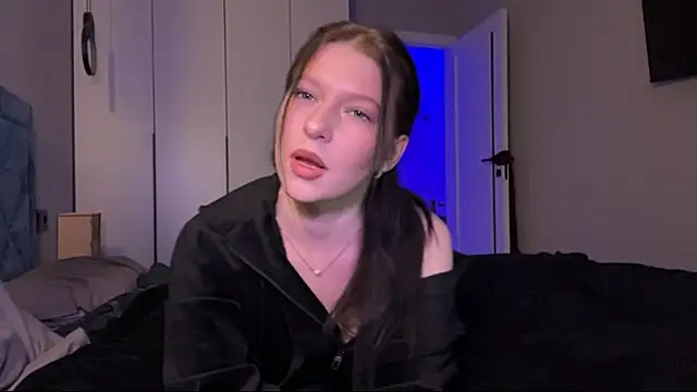 Snapshot of Sarahsolara chatting on 03-07-26, 04:59 Sarahsolara online show from 03-07-26, 04:59