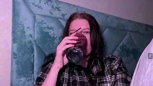 Snapshot of Sarahsolara chatting on 03-16-26, 04:44 Sarahsolara online show from 03-16-26, 04:44