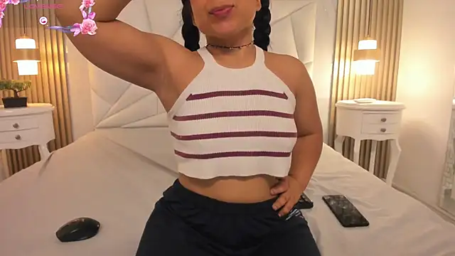 Snapshot of chiarafustox chatting on 03-10-26, 06:57 chiarafustox online show from 03-10-26, 06:57