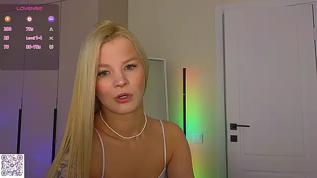 Snapshot of meowbaaby chatting on 02-18-26, 02:51 meowbaaby online show from 02-18-26, 02:51