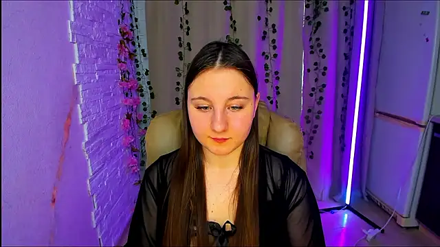 Snapshot of EvaxCharm chatting on 02-11-26, 07:24 EvaxCharm online show from 02-11-26, 07:24