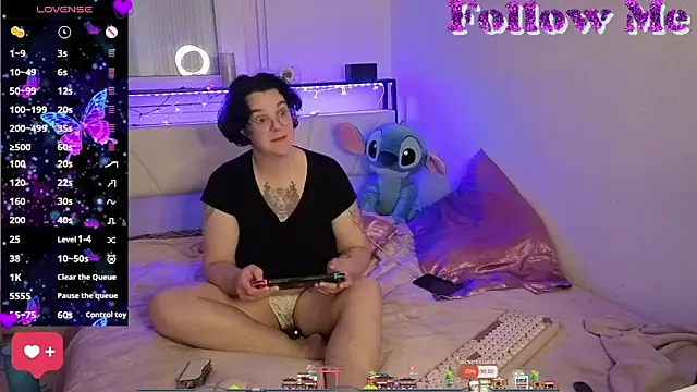 Snapshot of lunatigre4 chatting on 03-12-26, 03:07 lunatigre4 online show from 03-12-26, 03:07