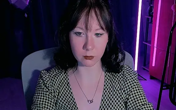 Snapshot of marty_bree chatting on 05-06-26, 05:18 marty bree online show from 05-06-26, 05:18