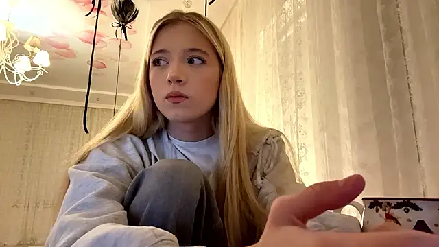 IvyArmbrister online show from 03-10-26, 07:30