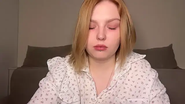 Ophelia Ritz online show from 04-27-26, 10:19
